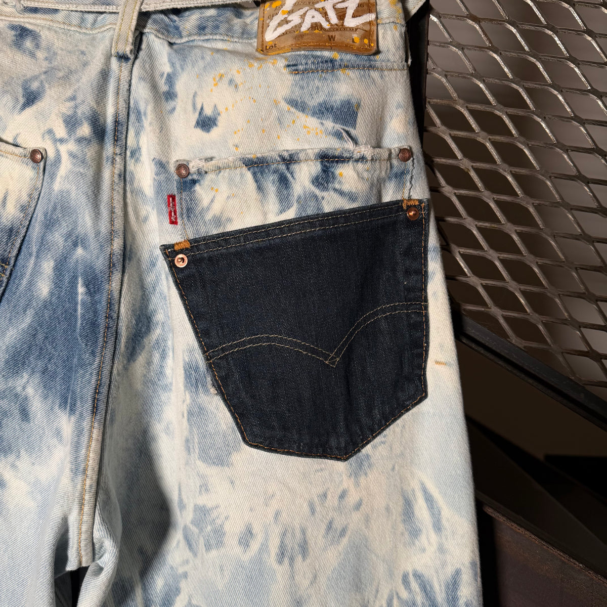 Acid Wash Levi's - Dutch Auction