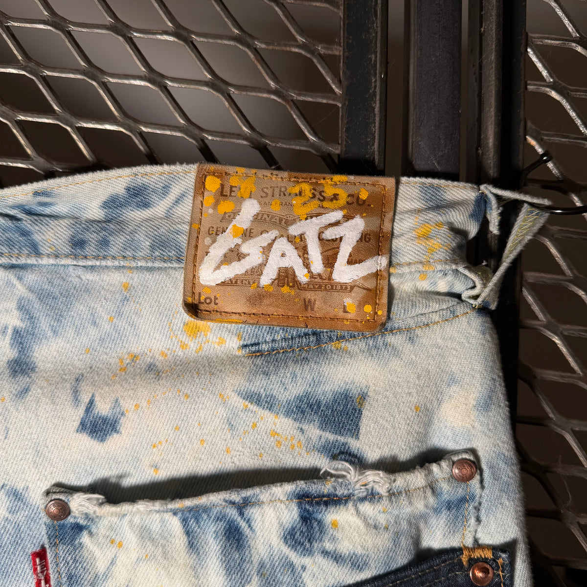 Acid Wash Levi's - Dutch Auction