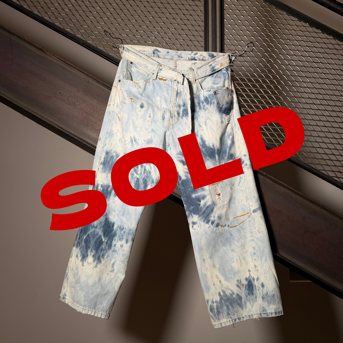 Acid Wash Levi's - Dutch Auction
